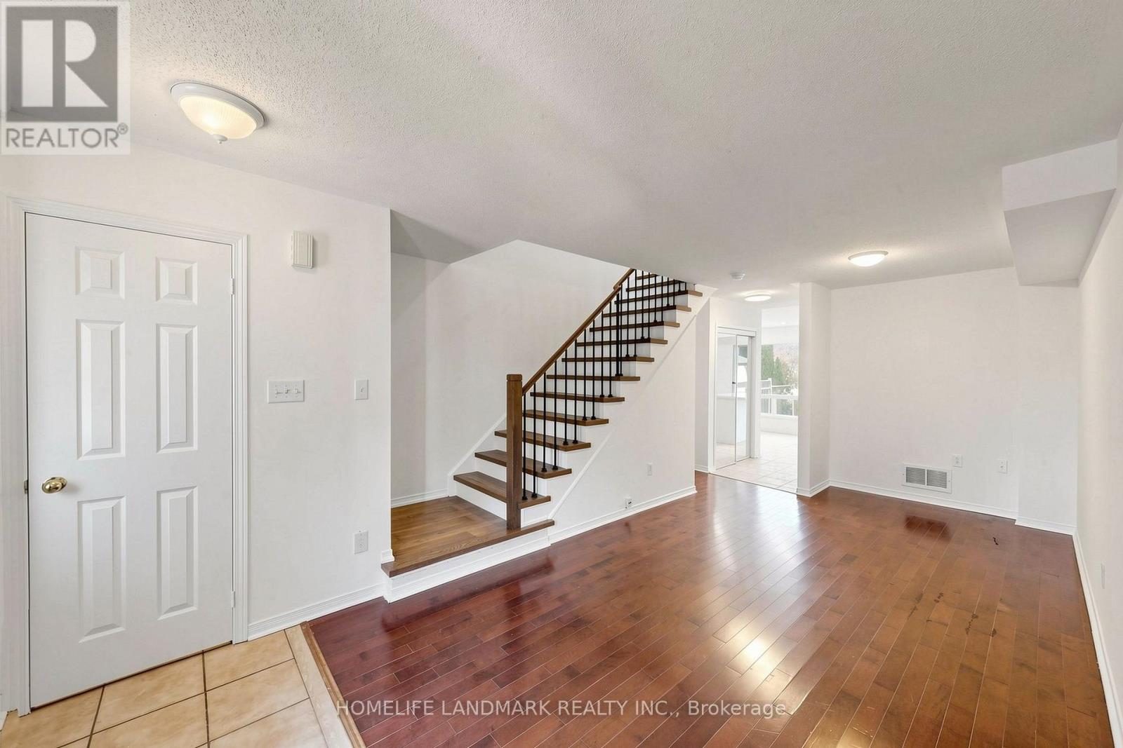 552 Thelma Street Property Photo 7
