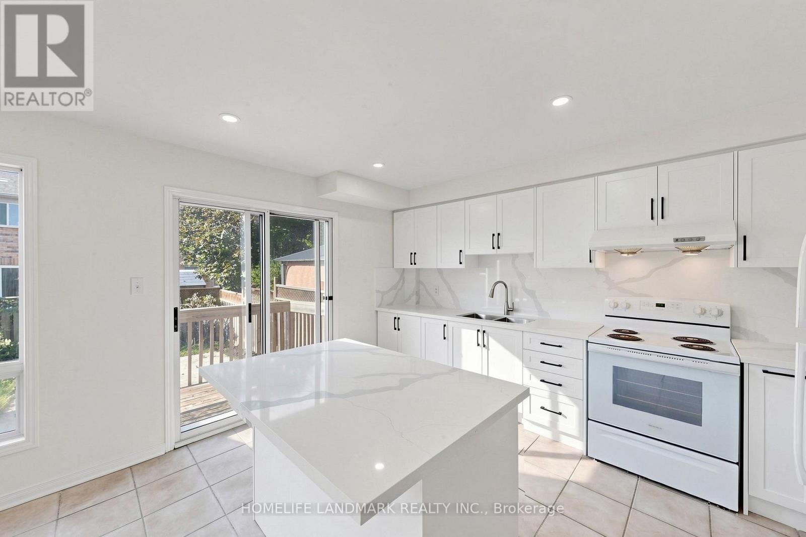 552 Thelma Street Property Photo 12