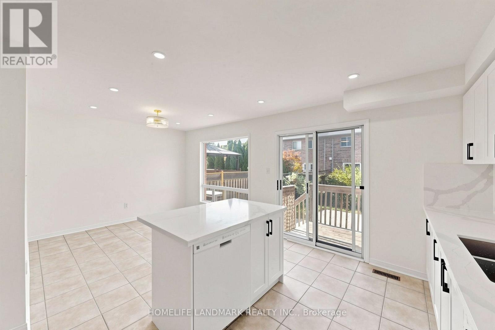 552 Thelma Street Property Photo 16