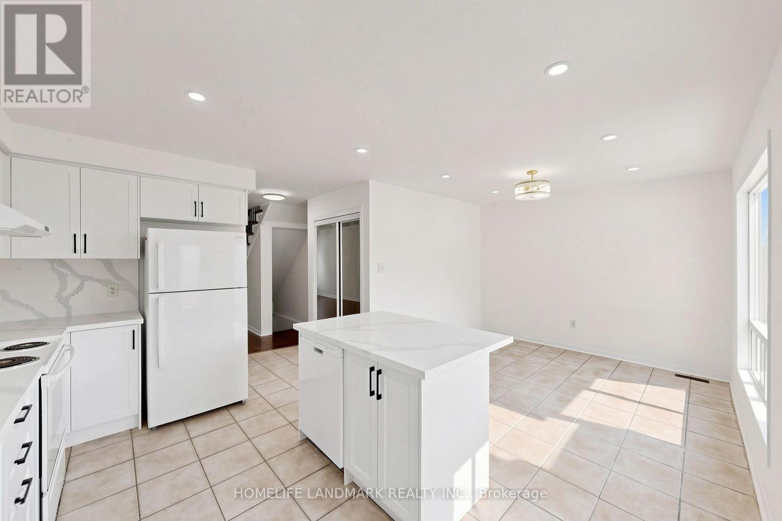 552 Thelma Street Property Photo 17