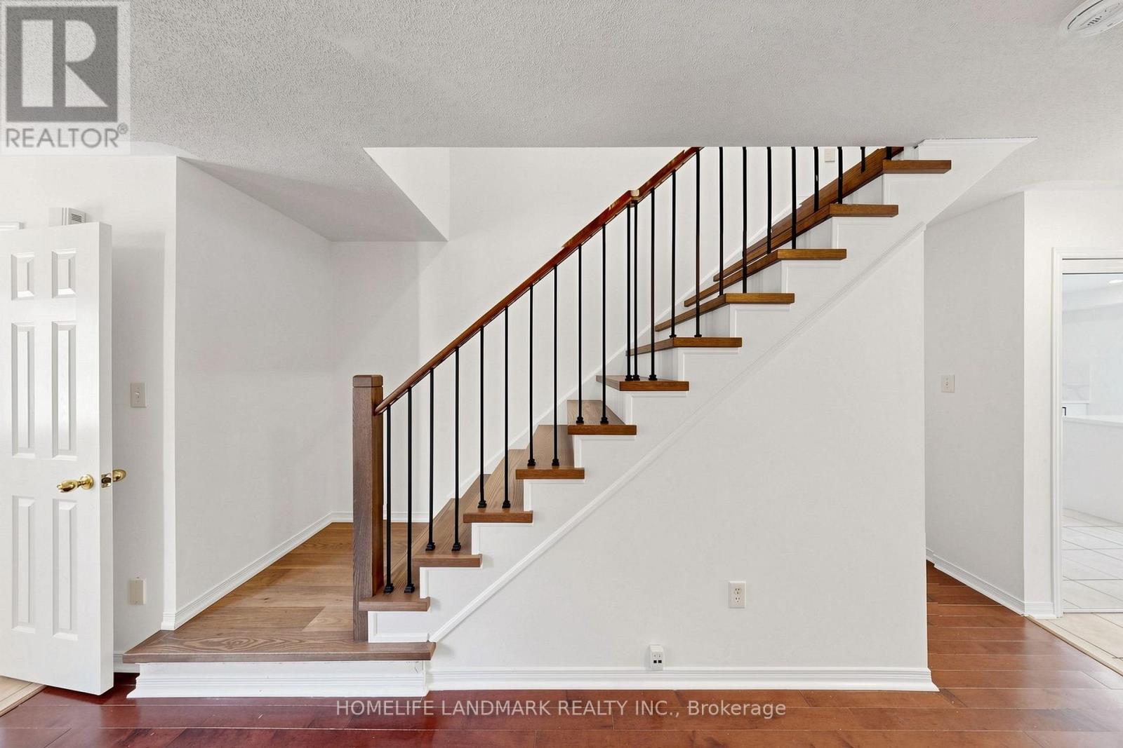552 Thelma Street Property Photo 23