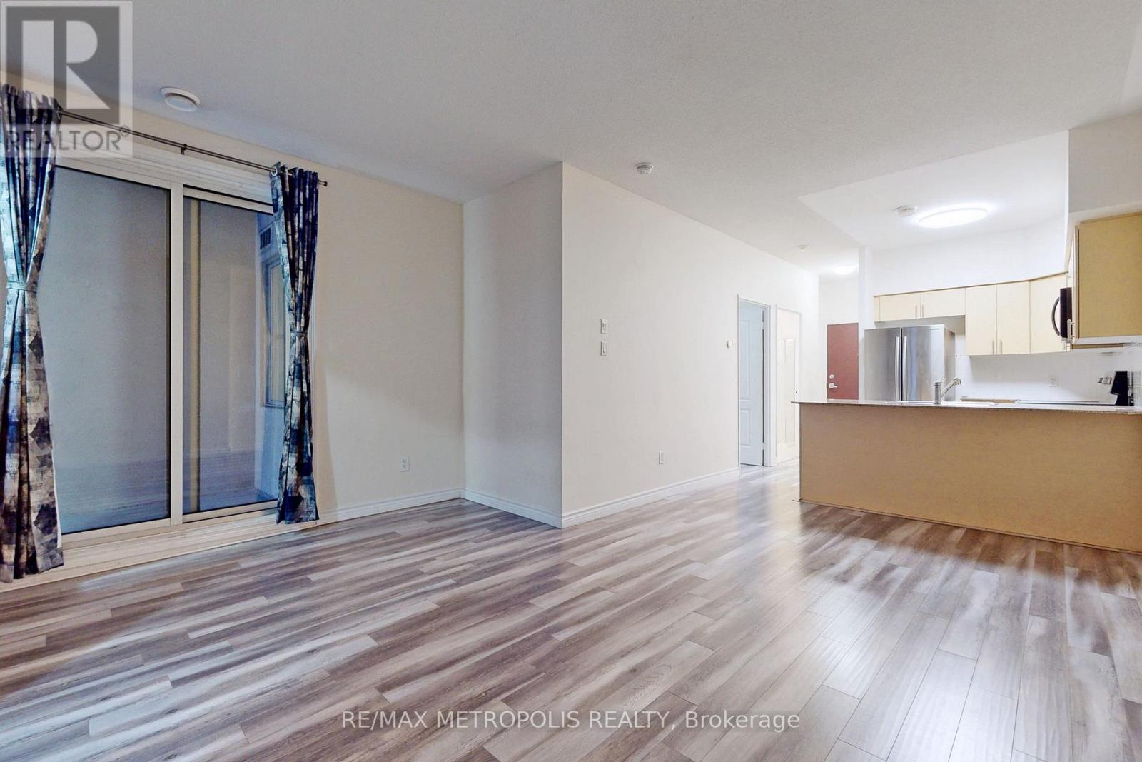 712 - 7405 Goreway Drive Property Photo 4