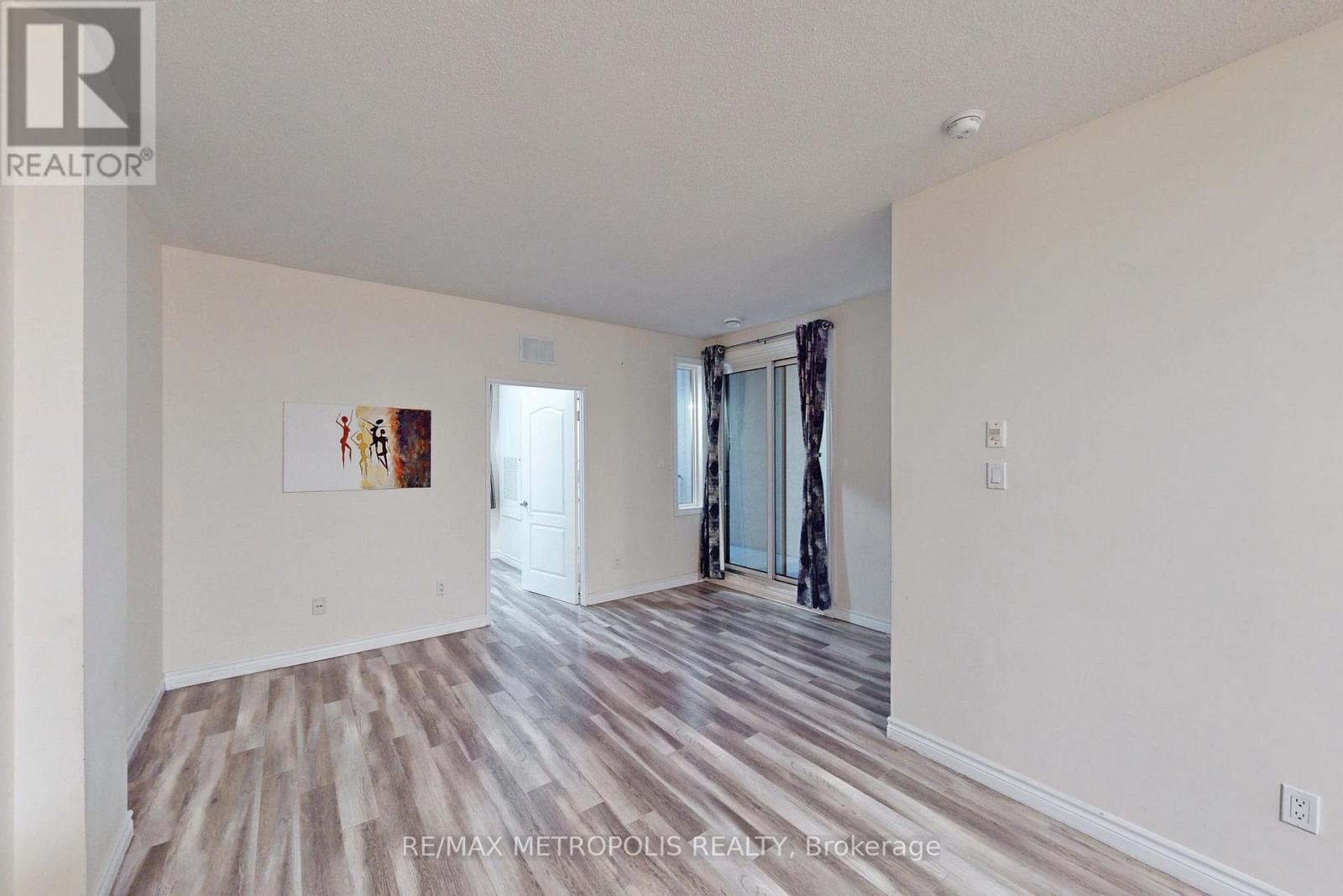712 - 7405 Goreway Drive Property Photo 5