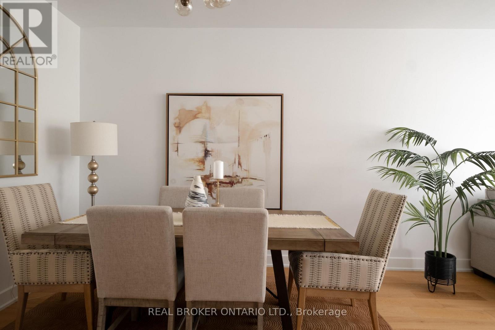 1633 Coram Crescent Property Photo 11
