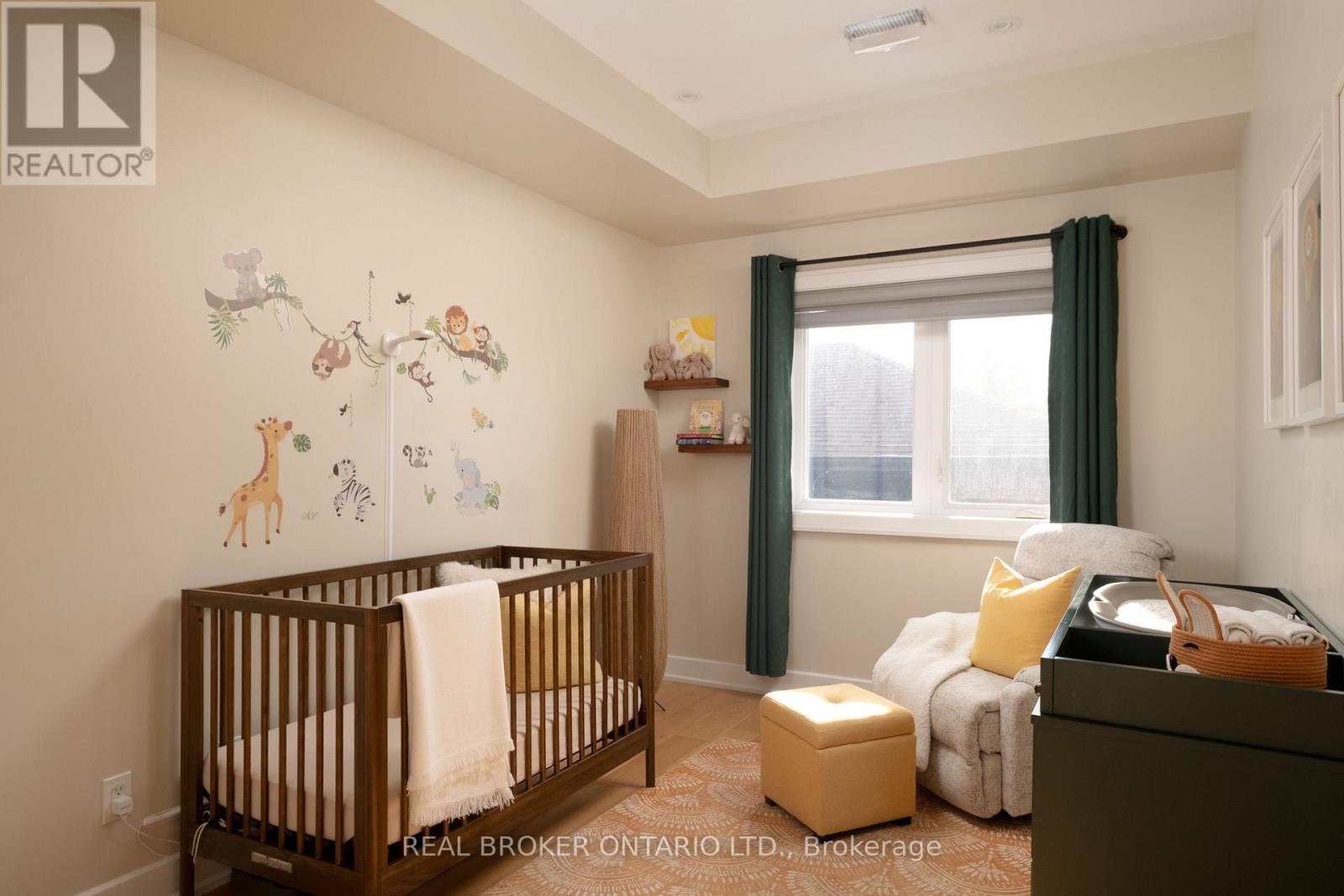1633 Coram Crescent Property Photo 23