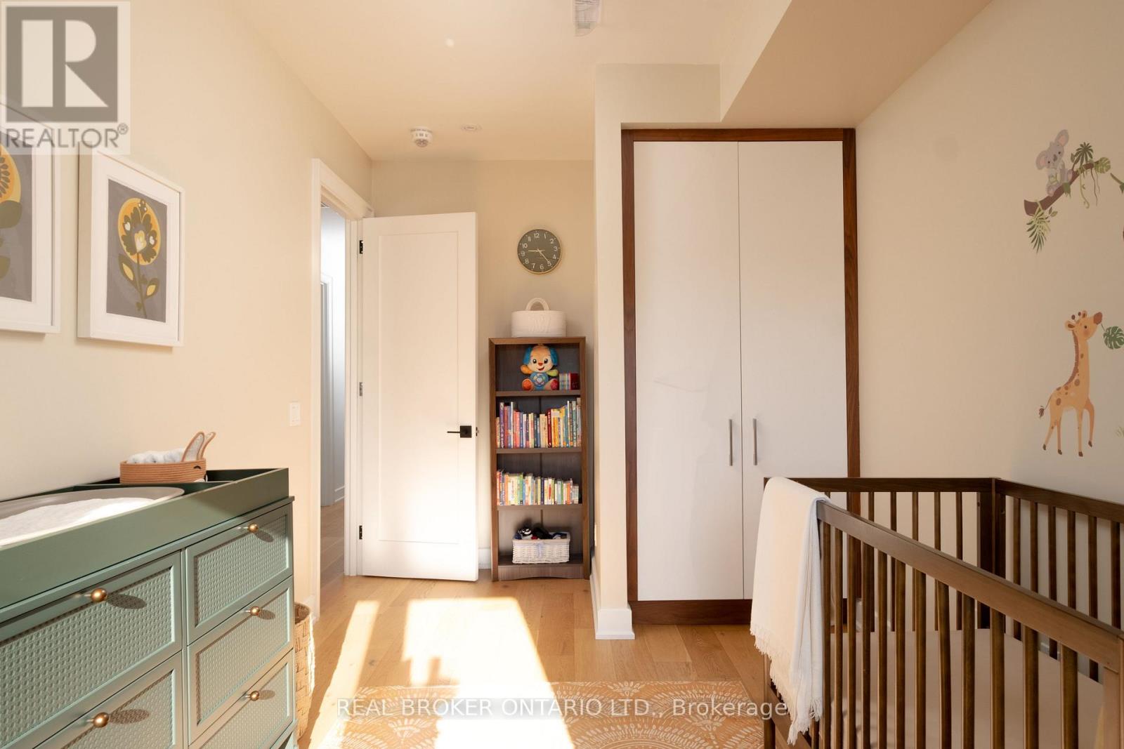 1633 Coram Crescent Property Photo 26