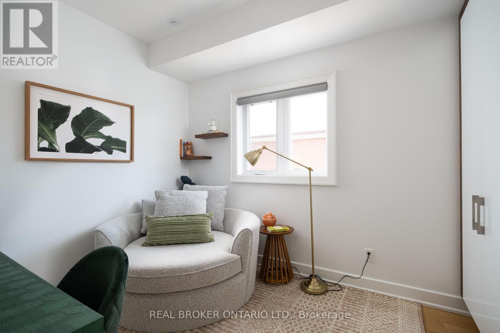 1633 Coram Crescent Property Photo 28