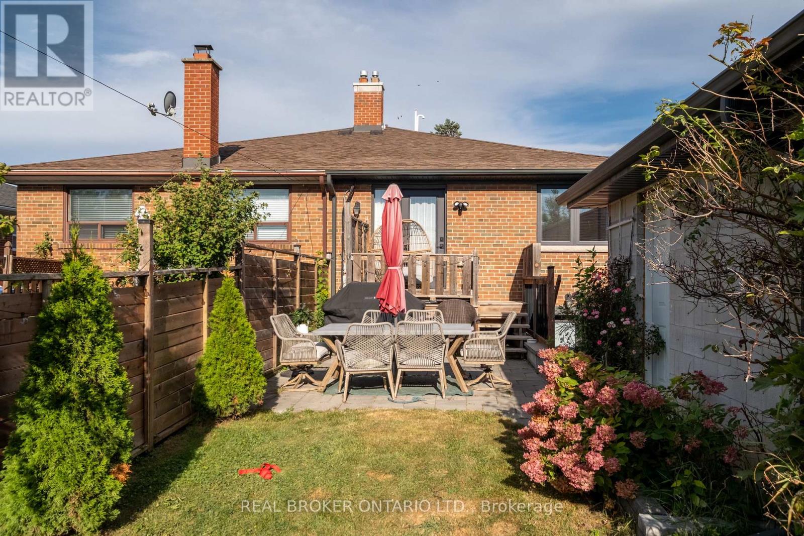 1633 Coram Crescent Property Photo 49