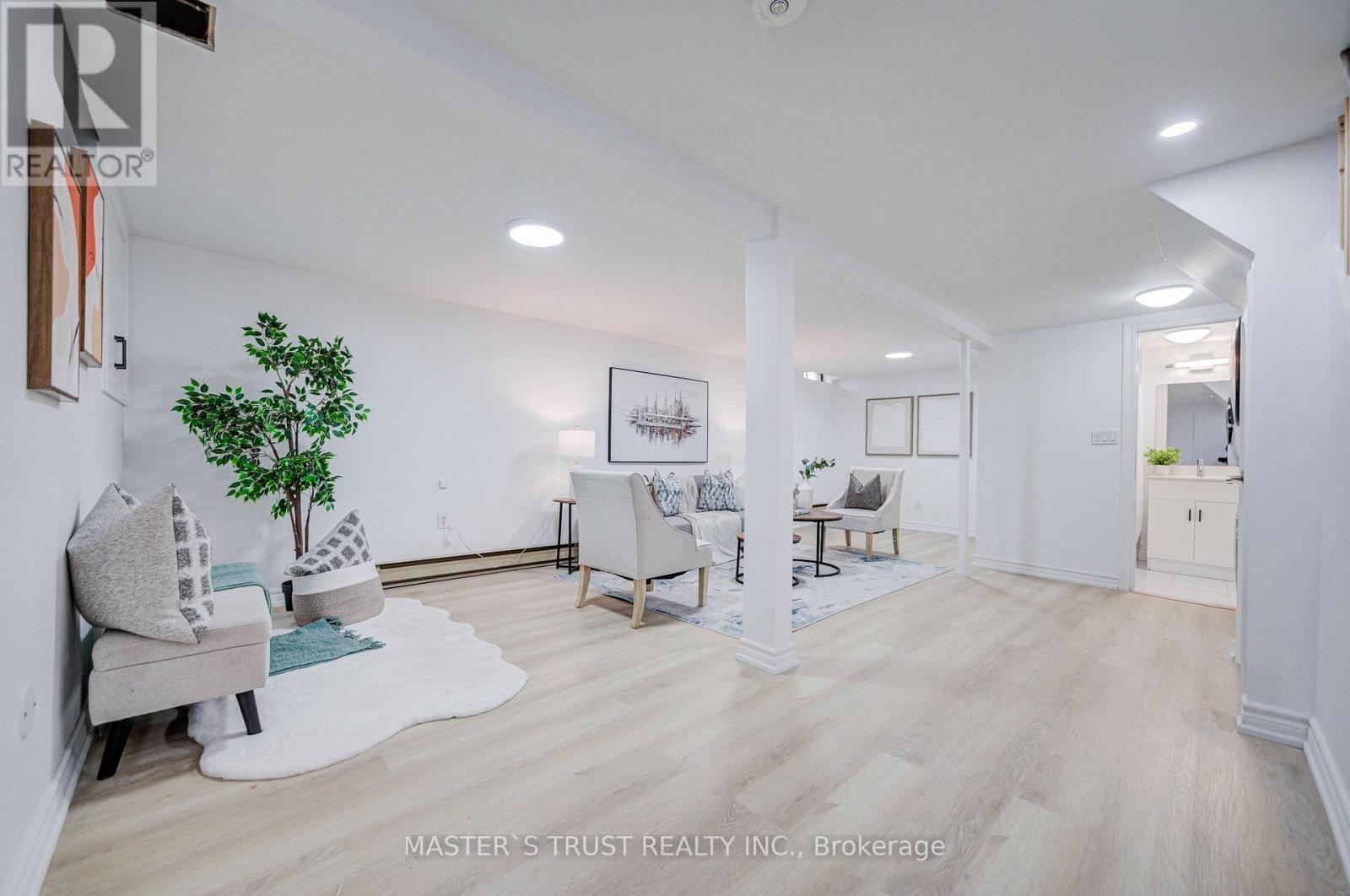 4 Gatsby Square Property Photo 24