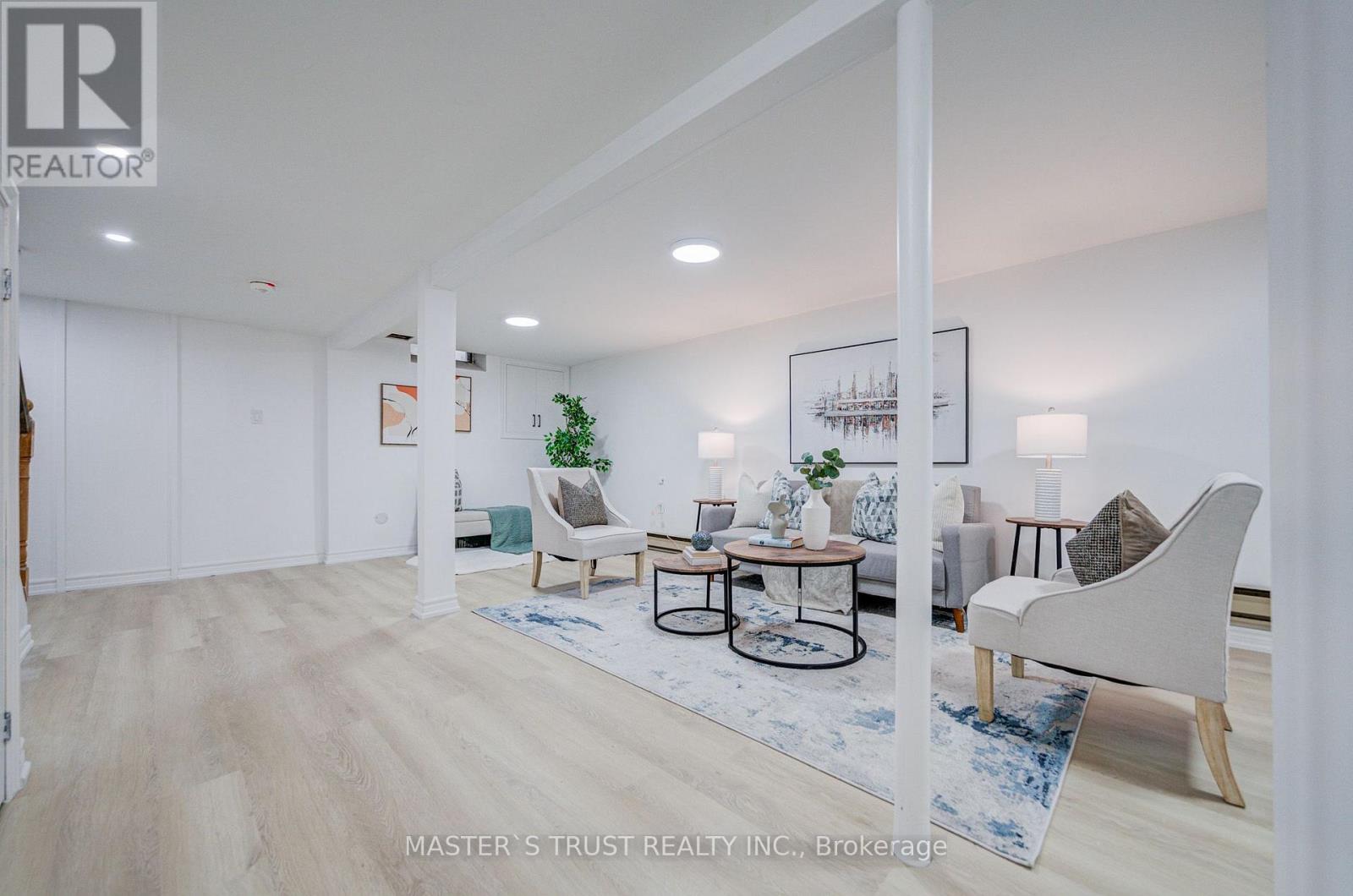 4 Gatsby Square Property Photo 27