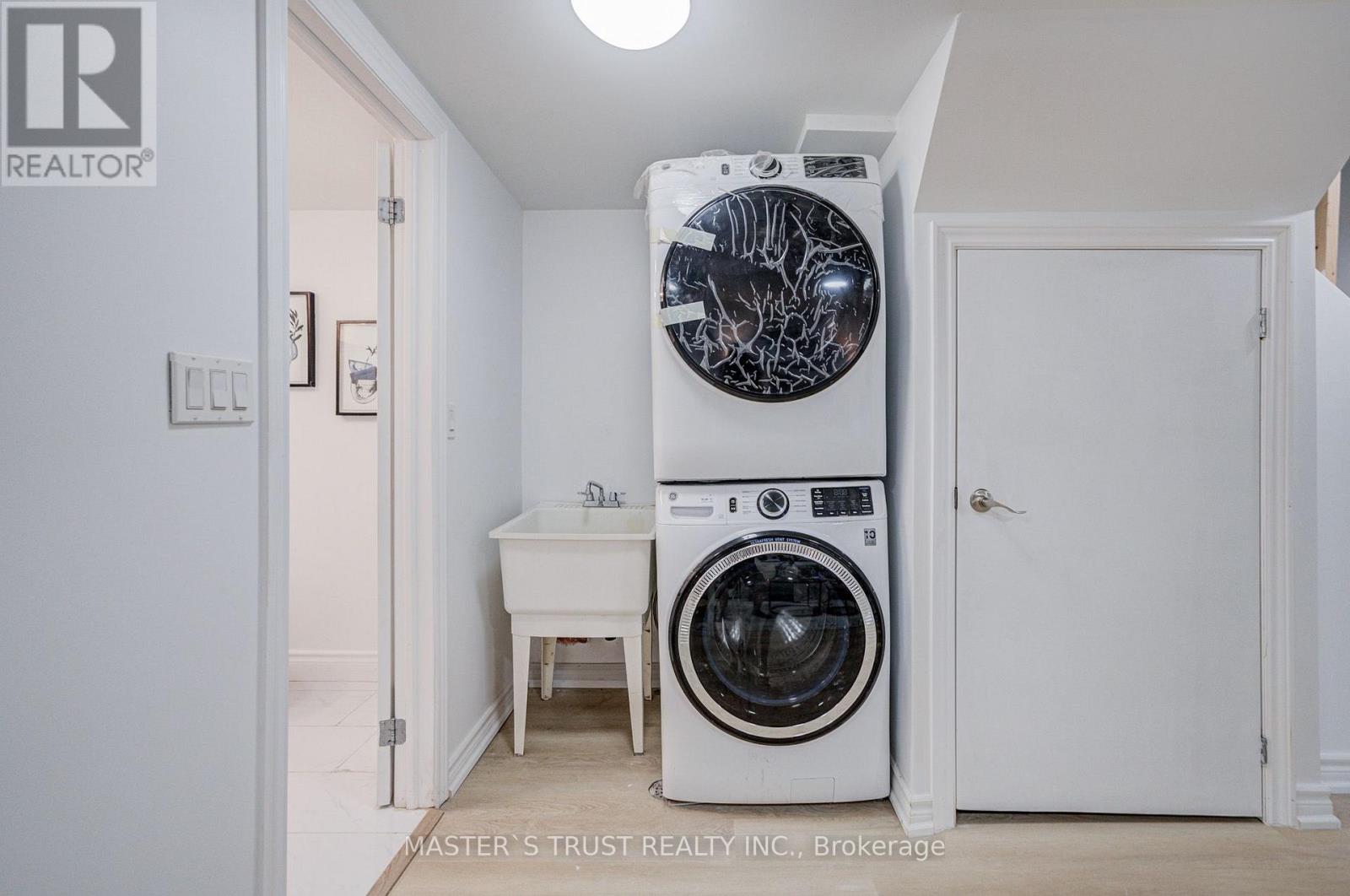 4 Gatsby Square Property Photo 30