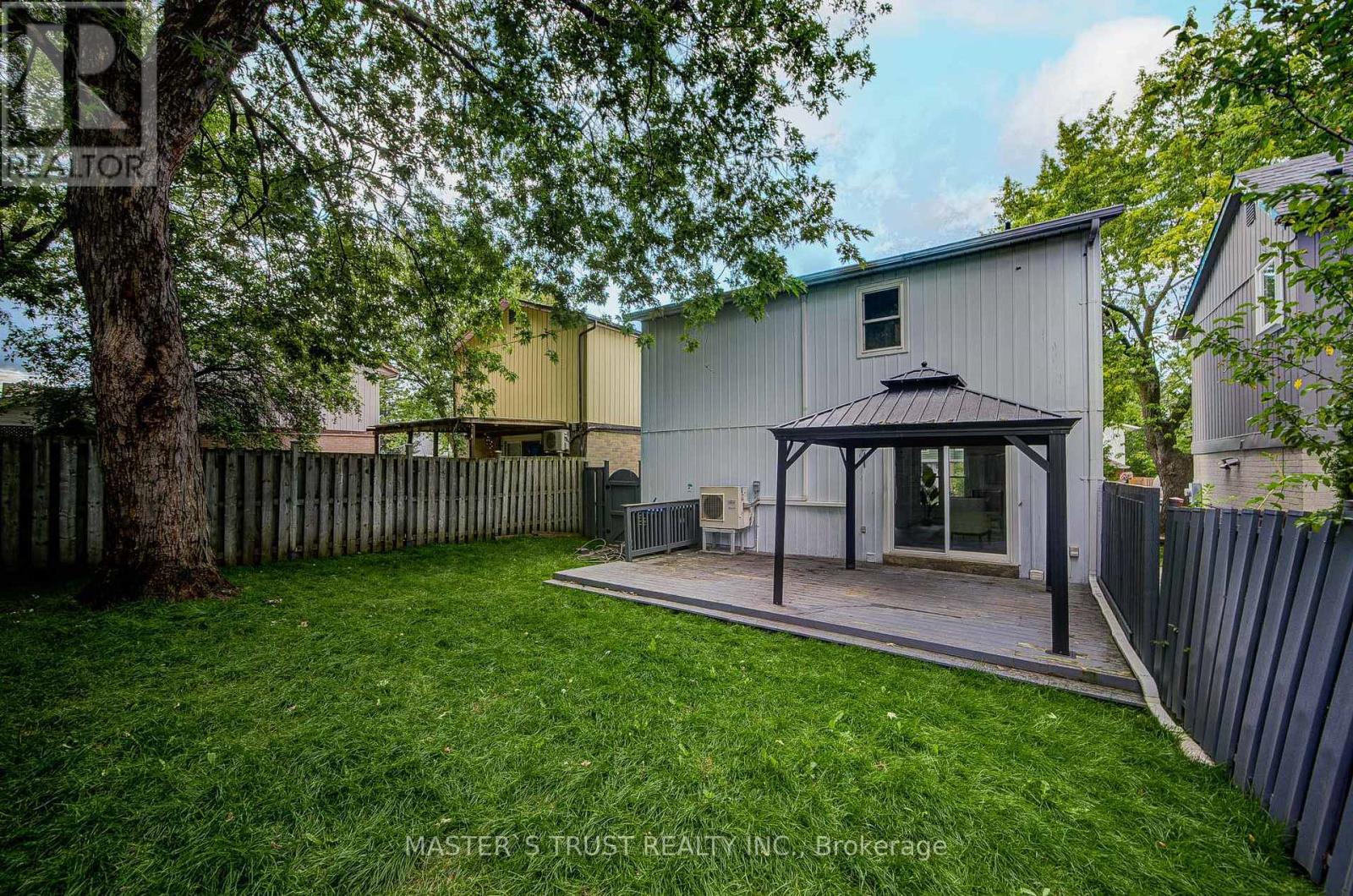 4 Gatsby Square Property Photo 33