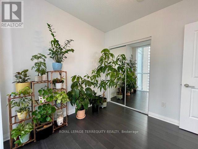 1219 - 5033 Four Springs Avenue Property Photo 26
