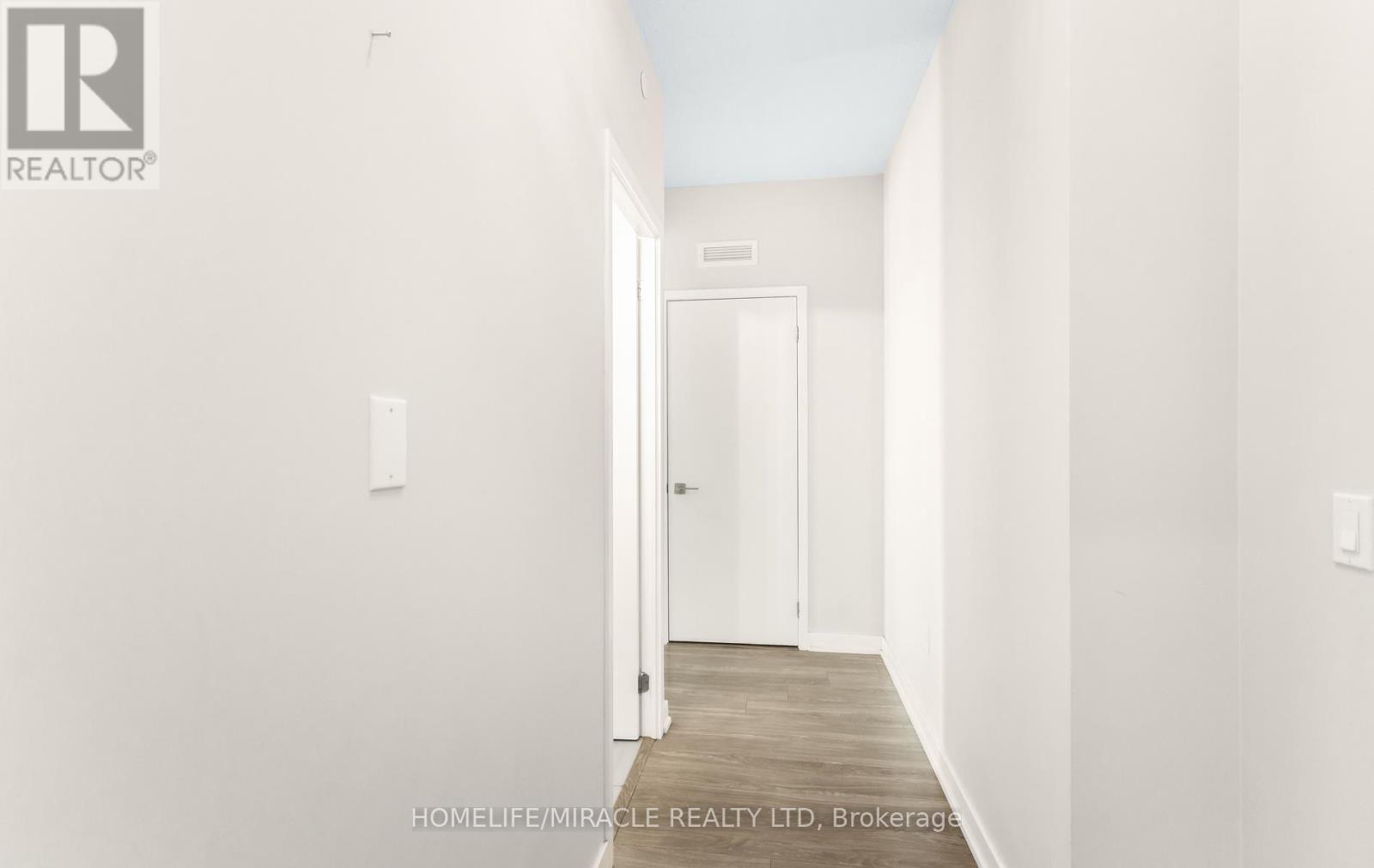 3015 - 4055 Parkside Village Drive Property Photo 8