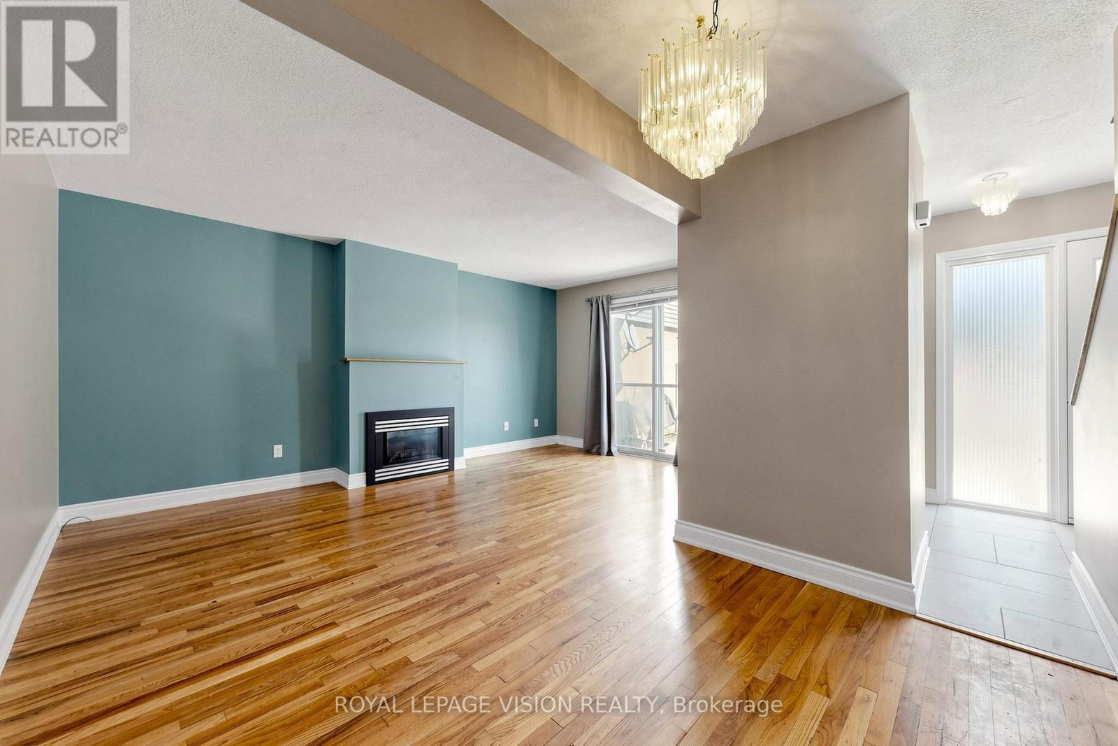 6 Hector Court Property Photo 4