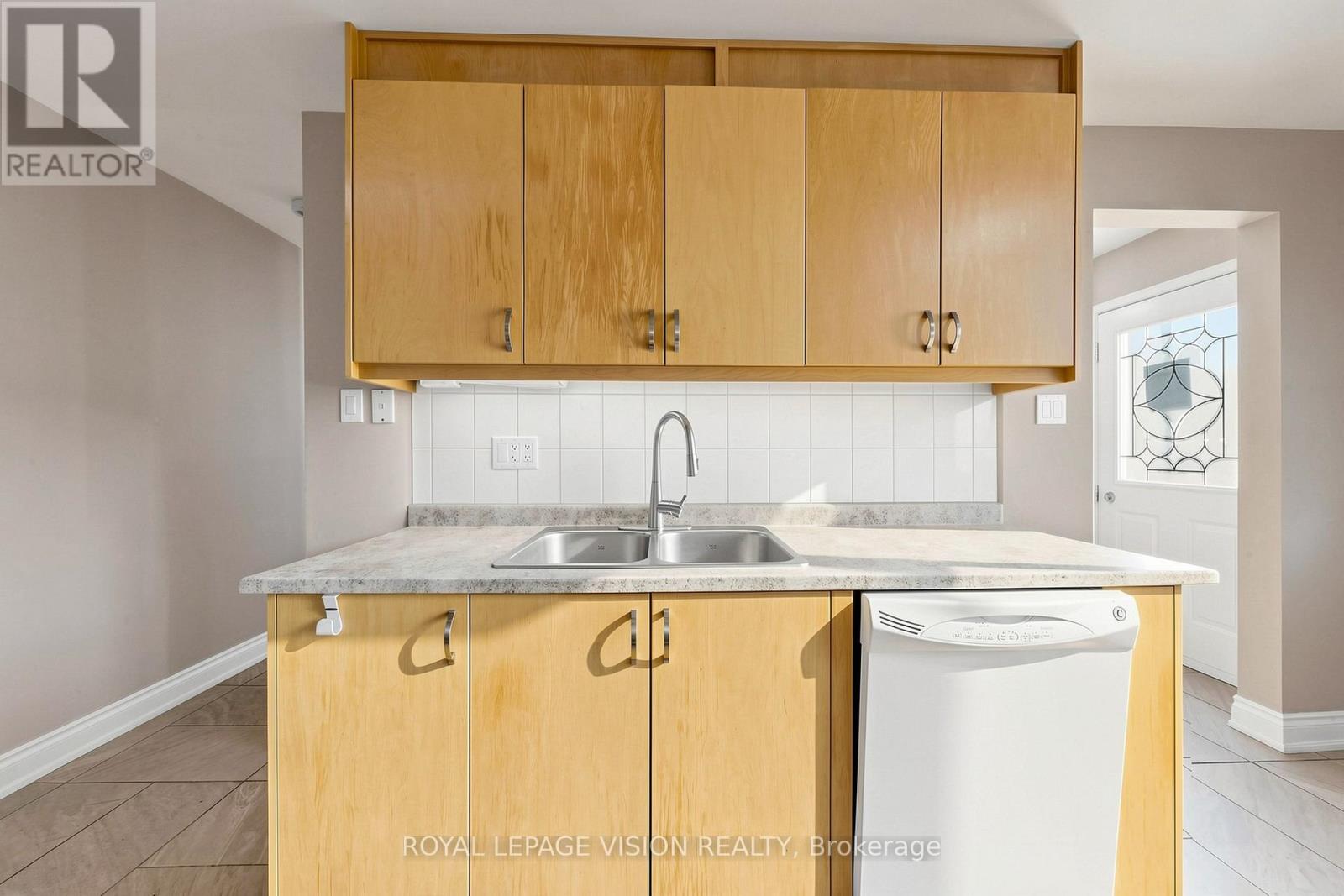 6 Hector Court Property Photo 11