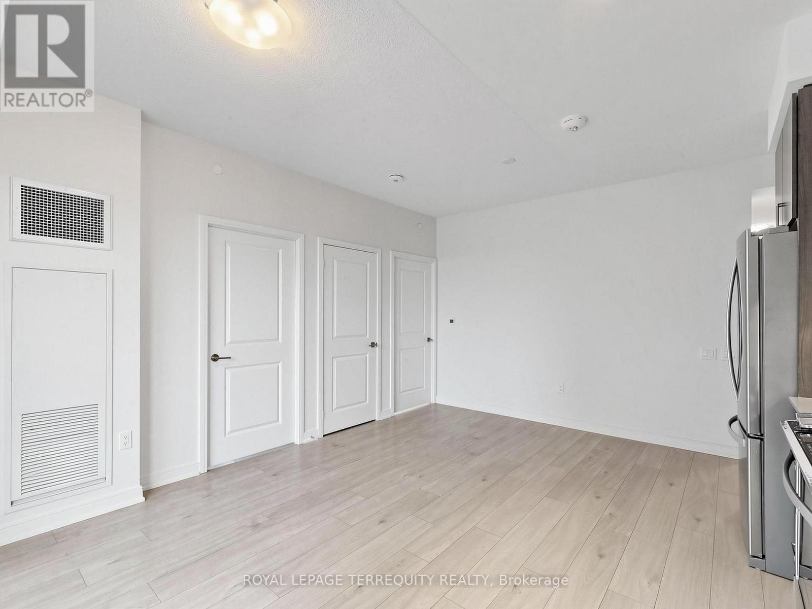 2509 - 8 Nahani Way Property Photo 12