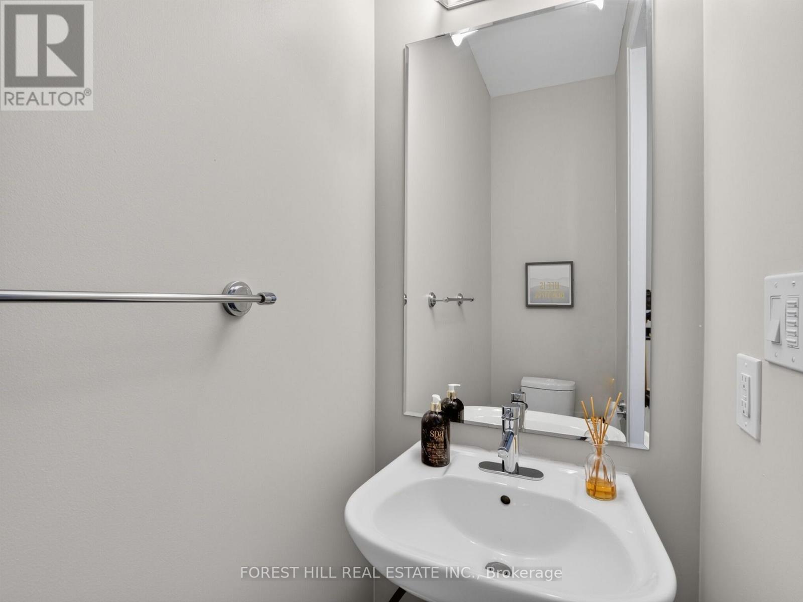 19 Stanley Greene Boulevard Property Photo 4