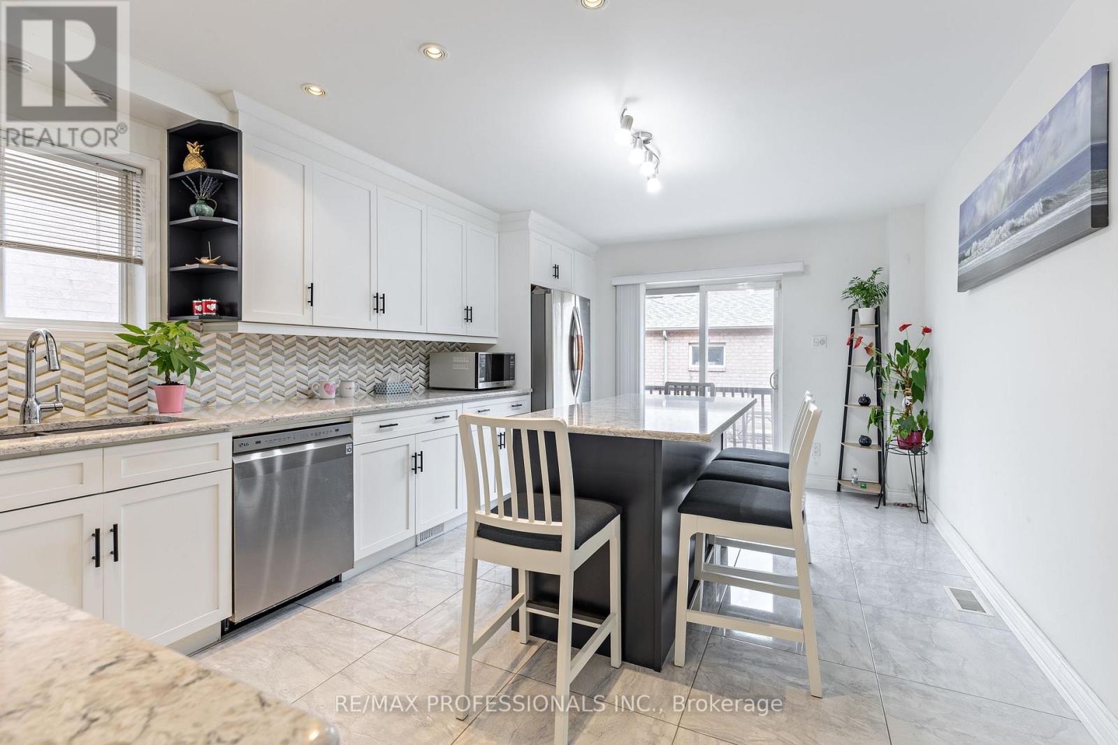 7 Mulock Avenue Property Photo 9
