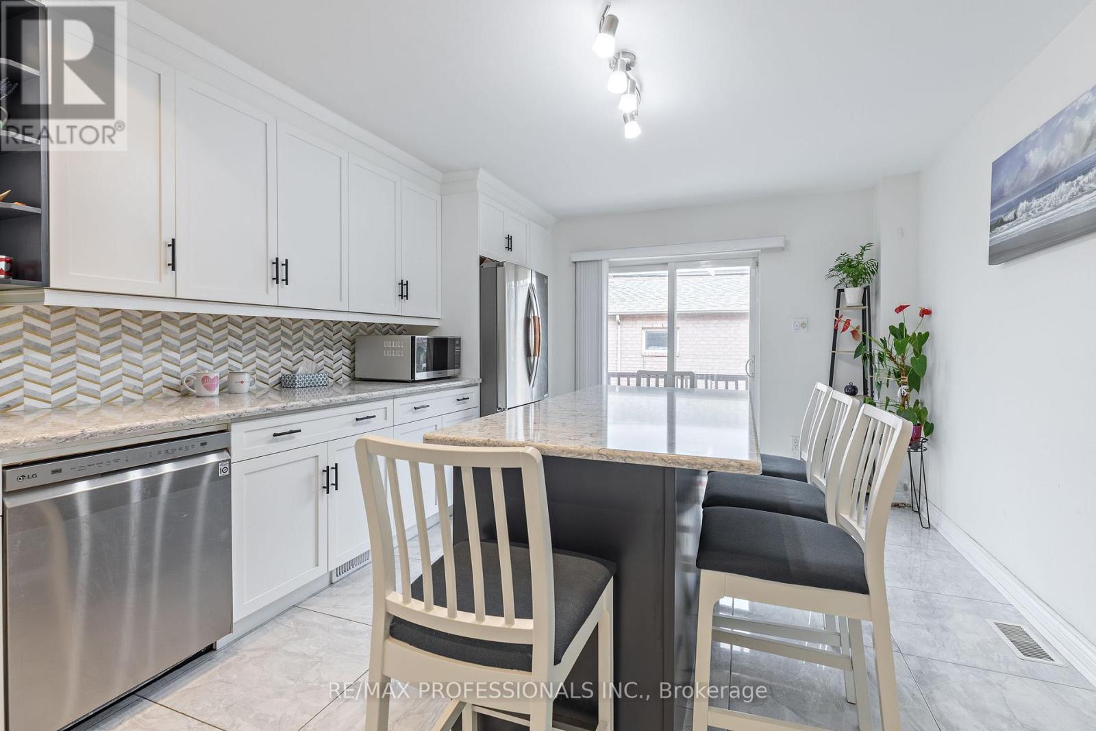 7 Mulock Avenue Property Photo 10