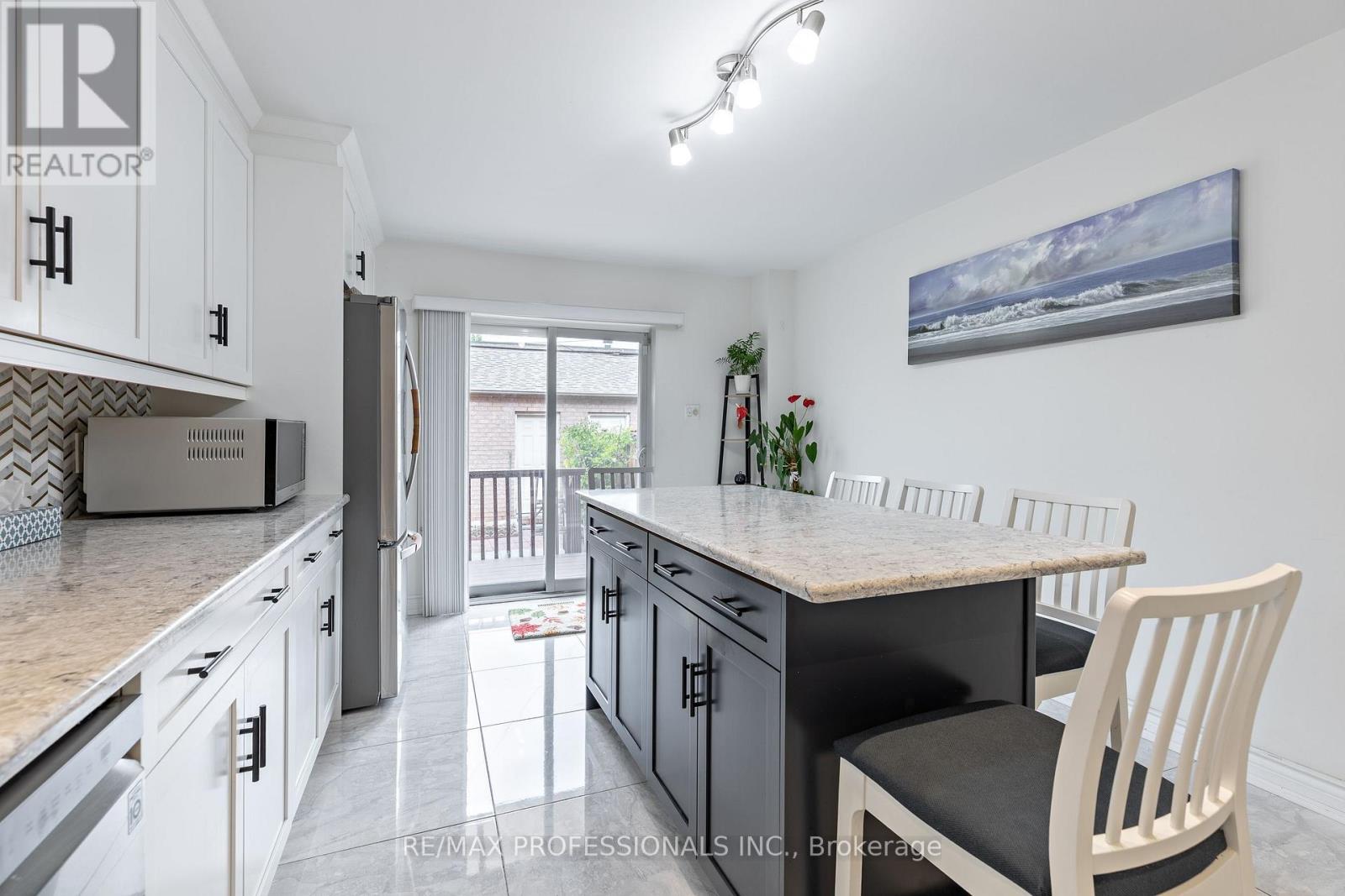 7 Mulock Avenue Property Photo 11