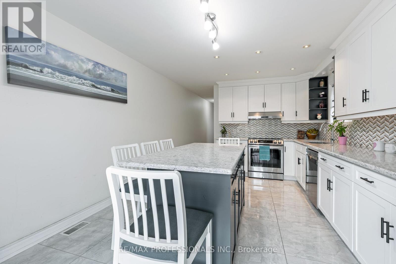 7 Mulock Avenue Property Photo 13