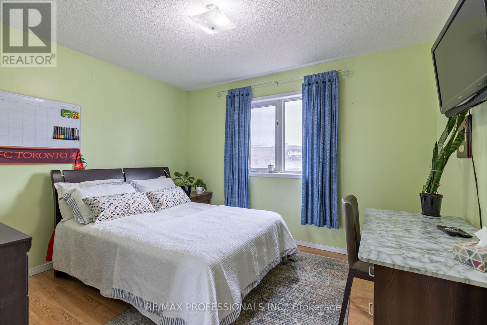 7 Mulock Avenue Property Photo 16