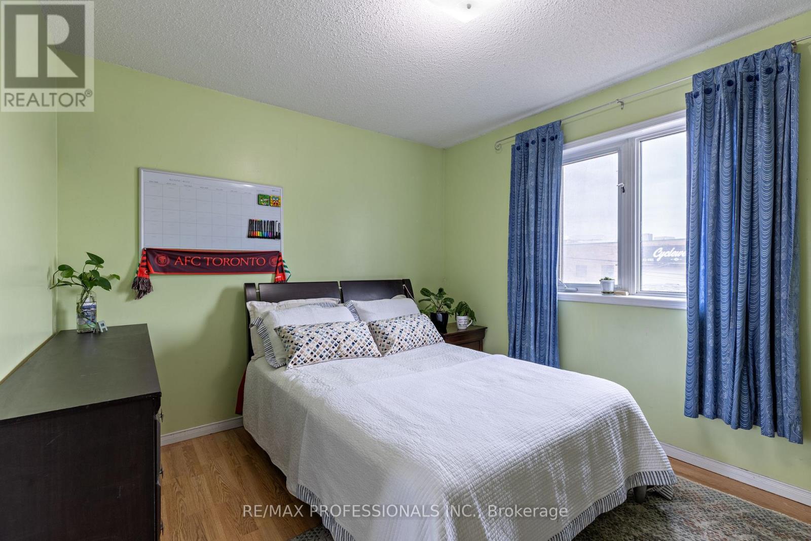 7 Mulock Avenue Property Photo 17