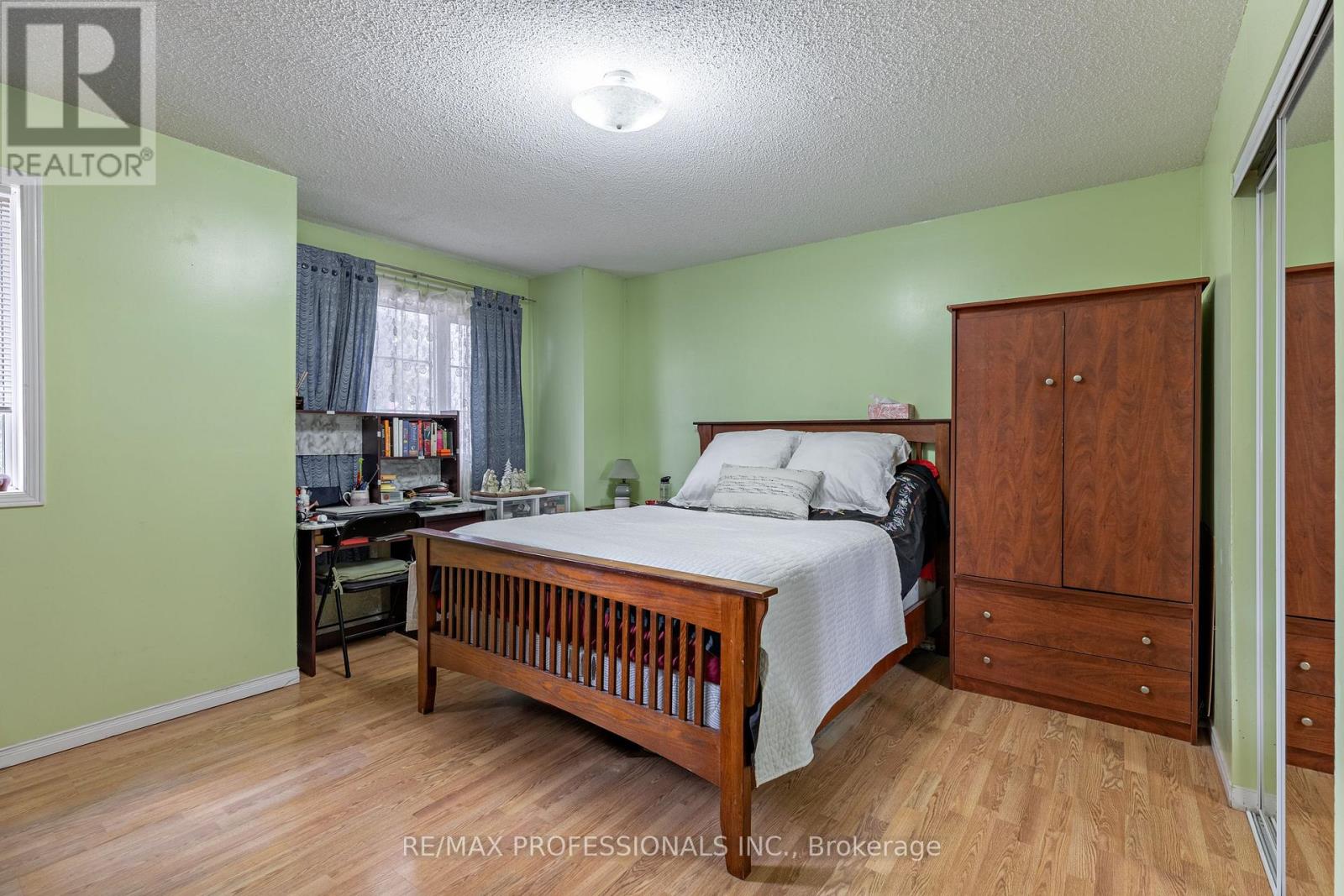 7 Mulock Avenue Property Photo 23