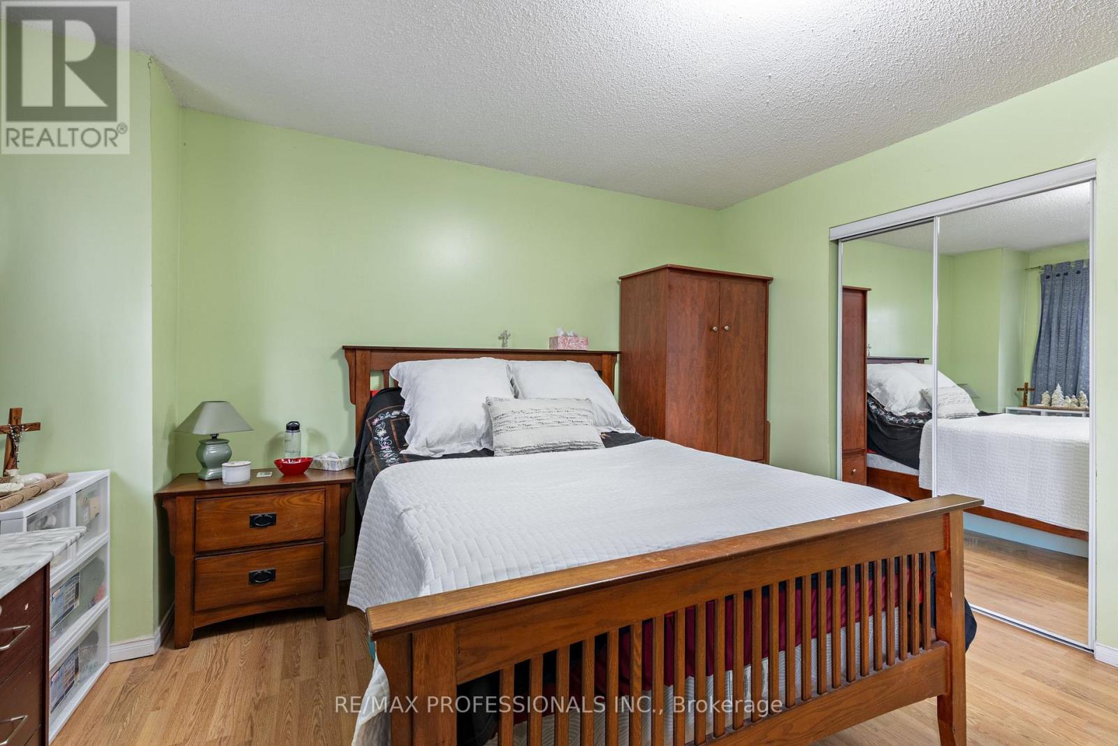 7 Mulock Avenue Property Photo 24