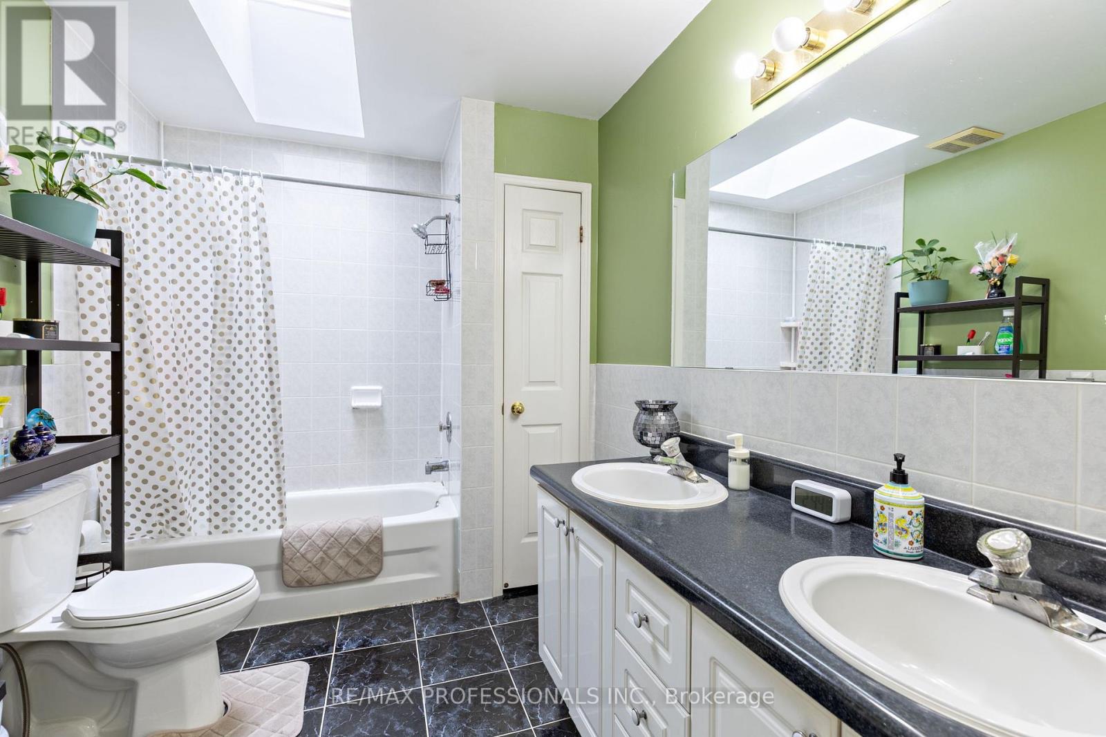7 Mulock Avenue Property Photo 25