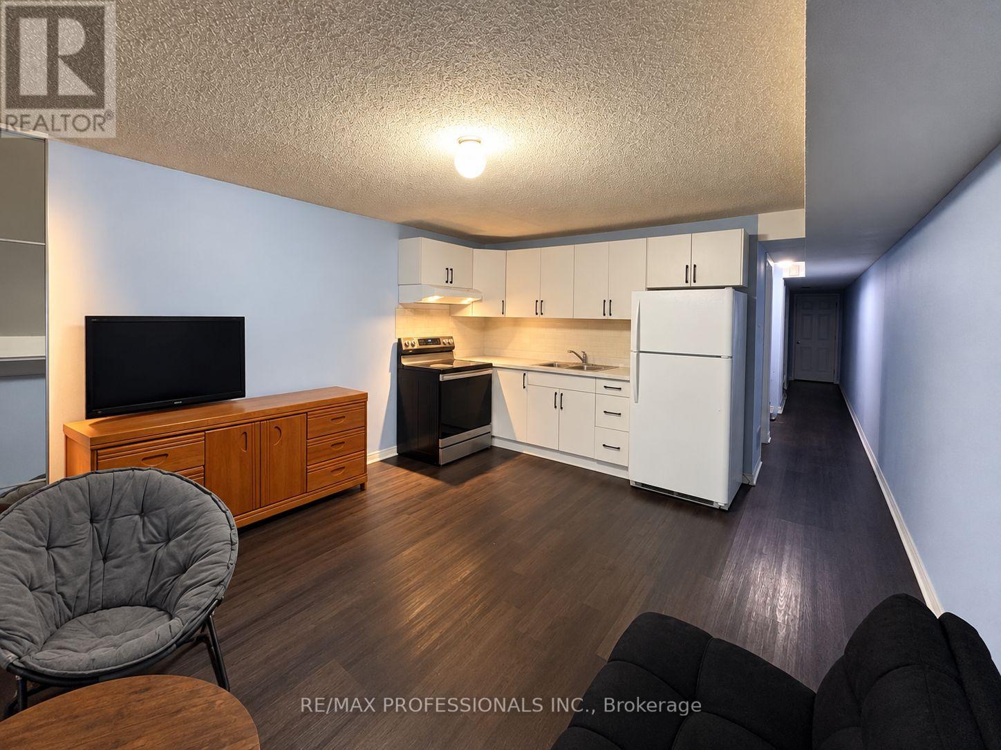 7 Mulock Avenue Property Photo 29