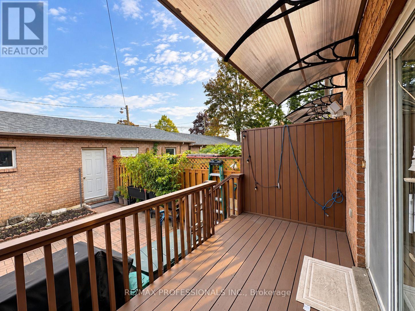 7 Mulock Avenue Property Photo 35