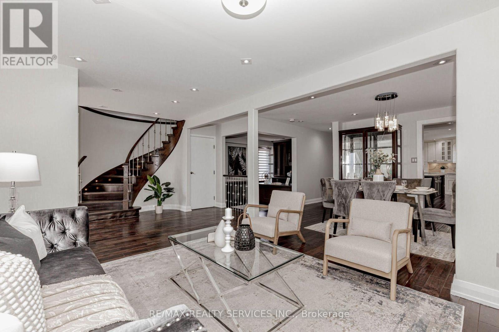 2 Gervais Drive Property Photo 10