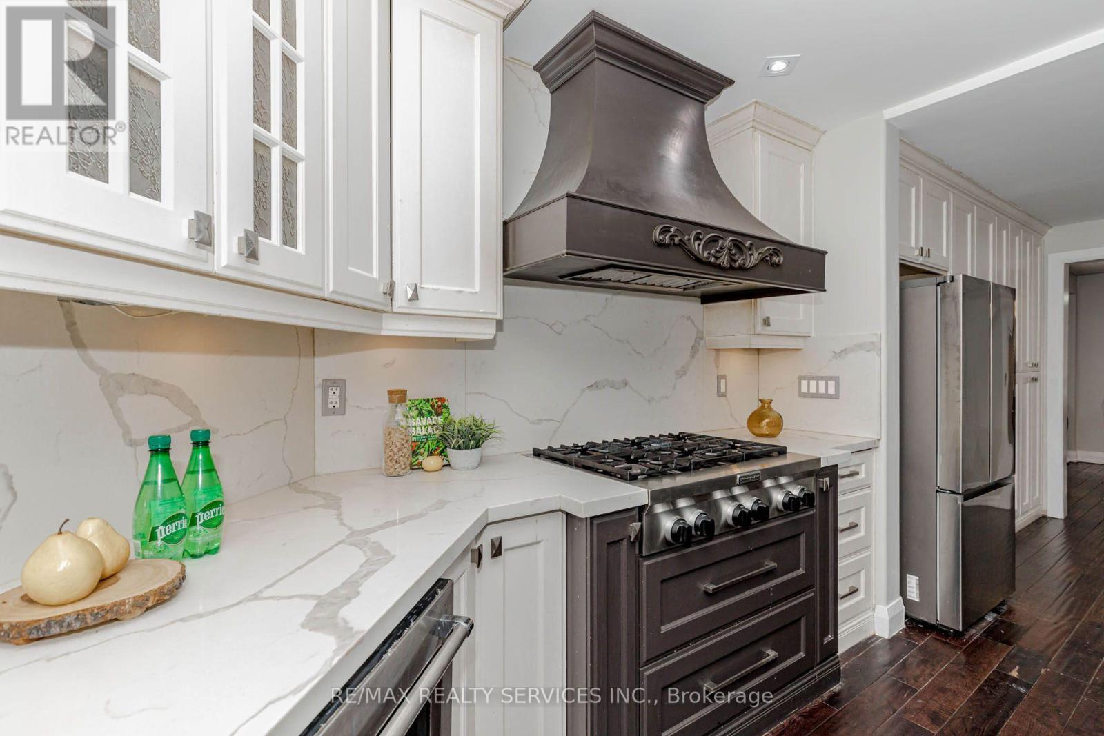 2 Gervais Drive Property Photo 20