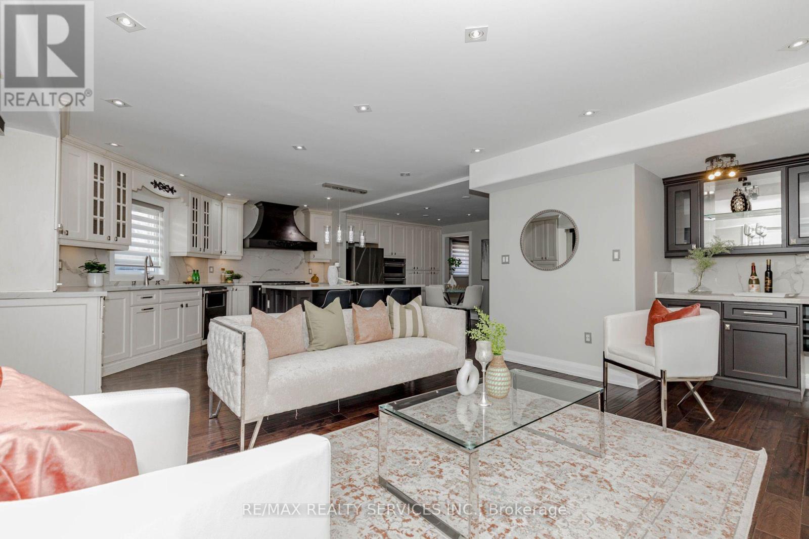2 Gervais Drive Property Photo 24