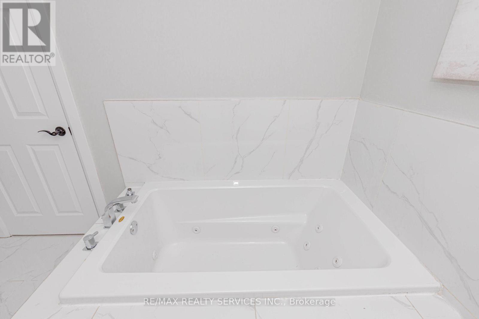2 Gervais Drive Property Photo 31
