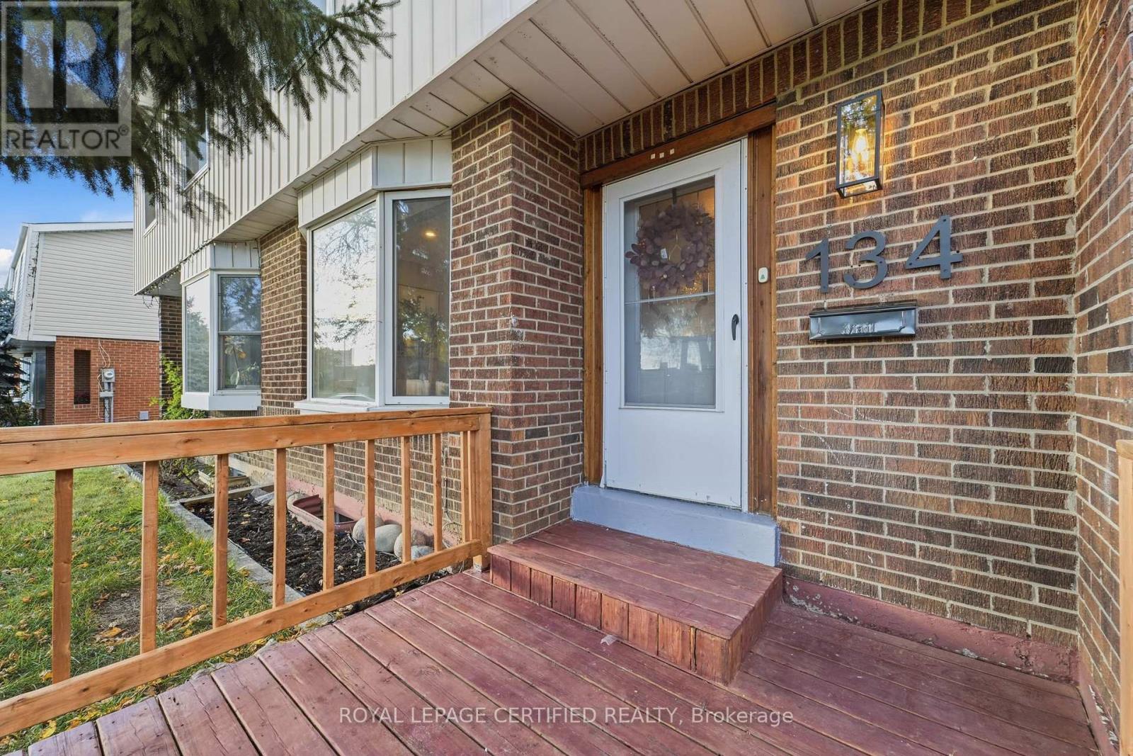 134 Hansen Road N Property Photo 2