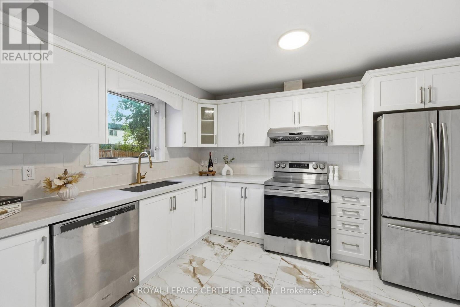 134 Hansen Road N Property Photo 8