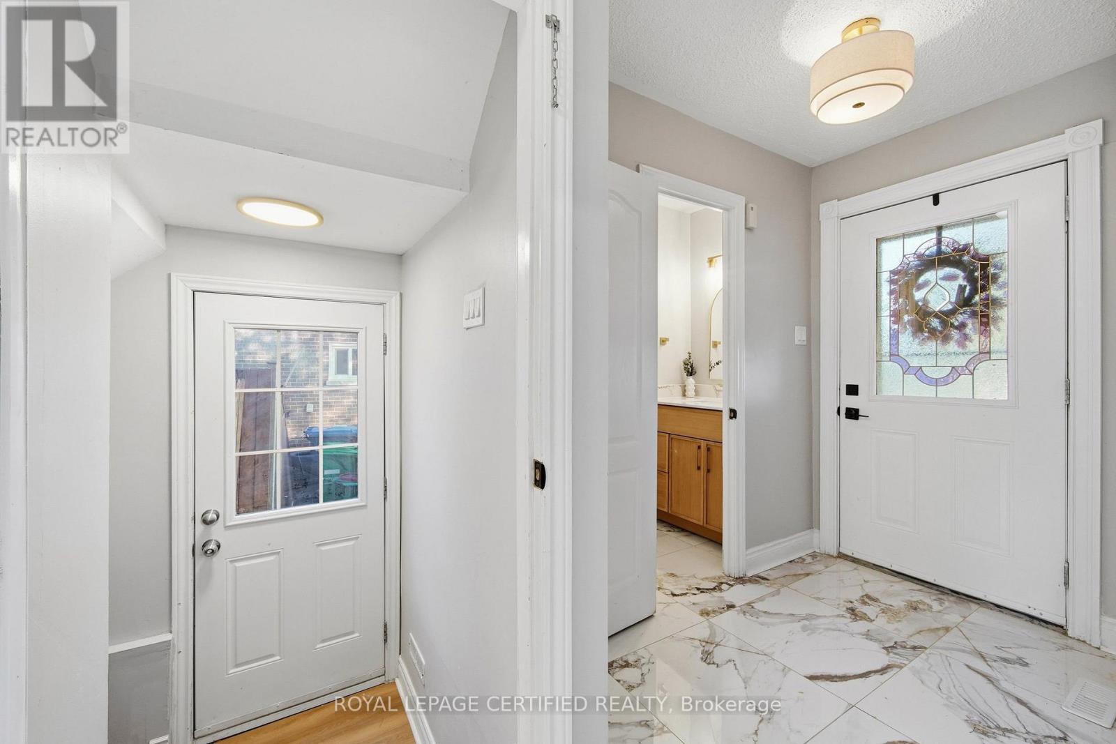 134 Hansen Road N Property Photo 10