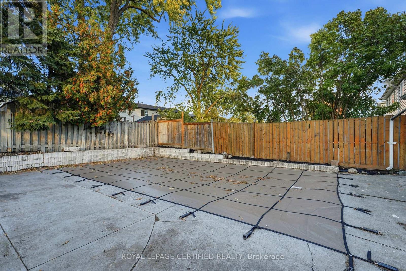 134 Hansen Road N Property Photo 27