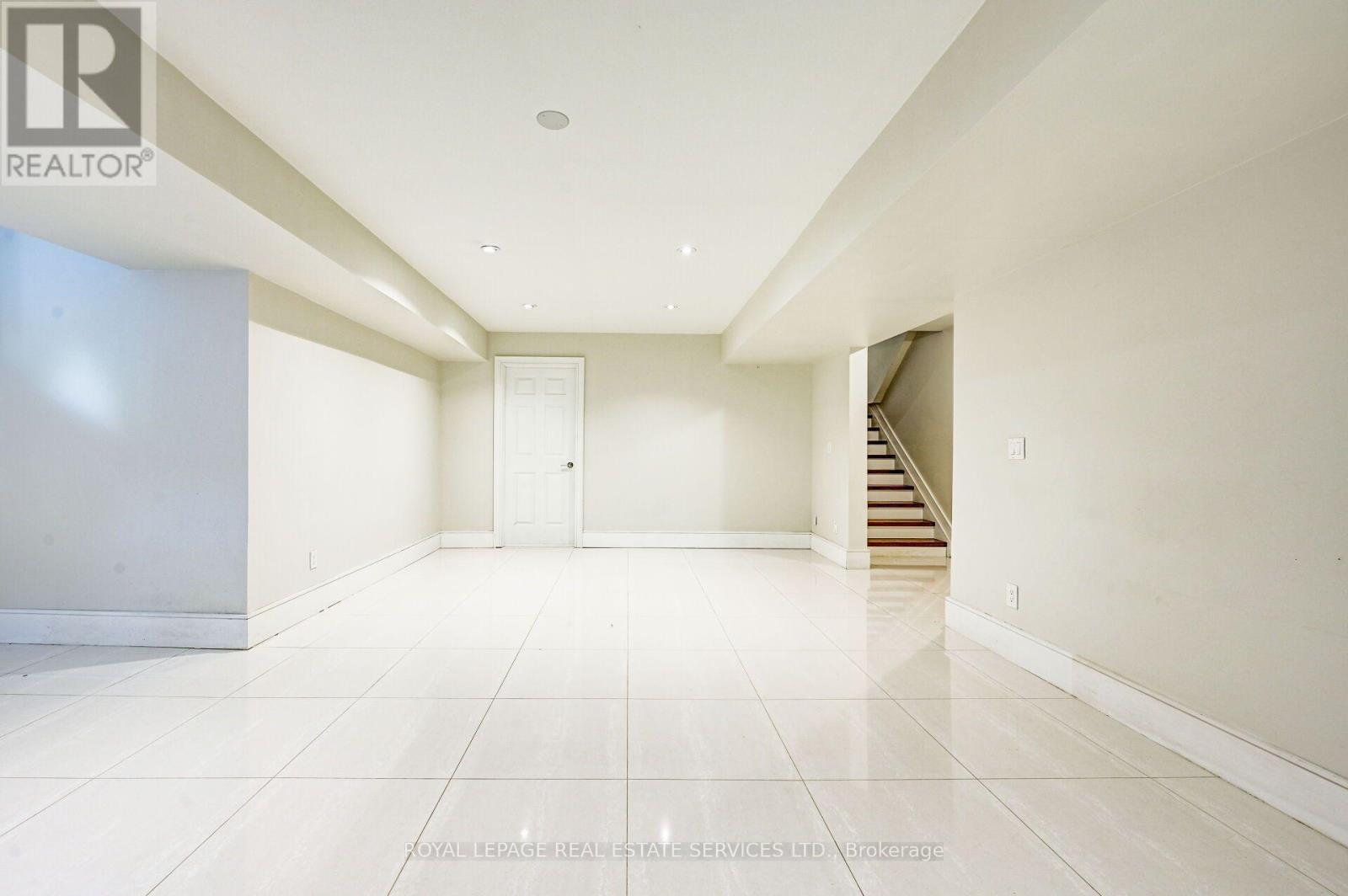 L - 63 Burrows Avenue Property Photo 10
