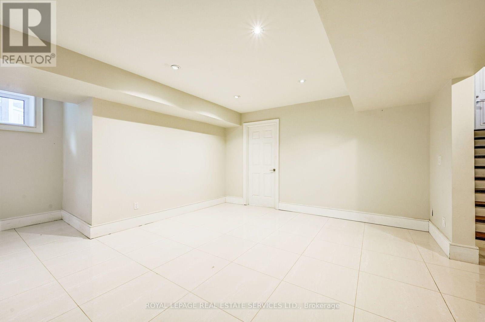 L - 63 Burrows Avenue Property Photo 11