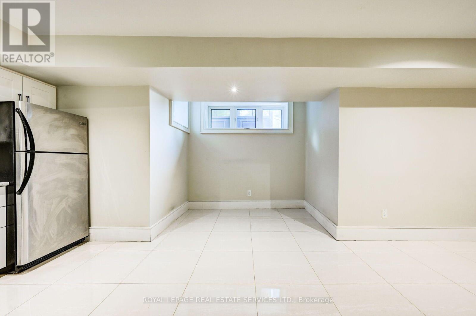 L - 63 Burrows Avenue Property Photo 12