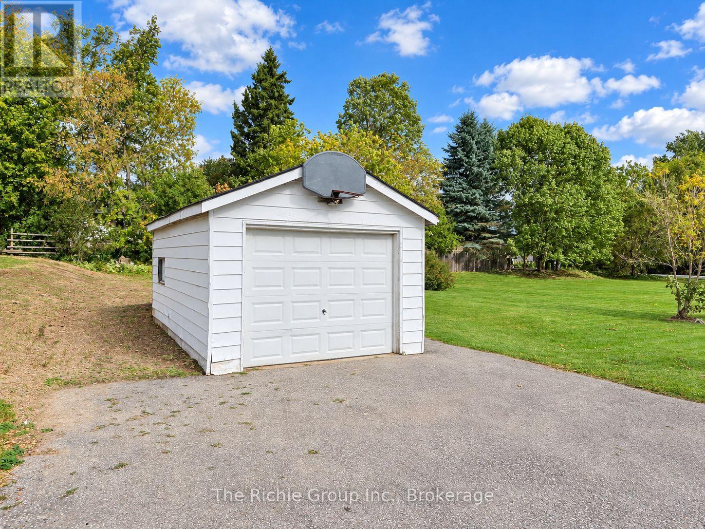 19799 Airport Road Property Photo 3
