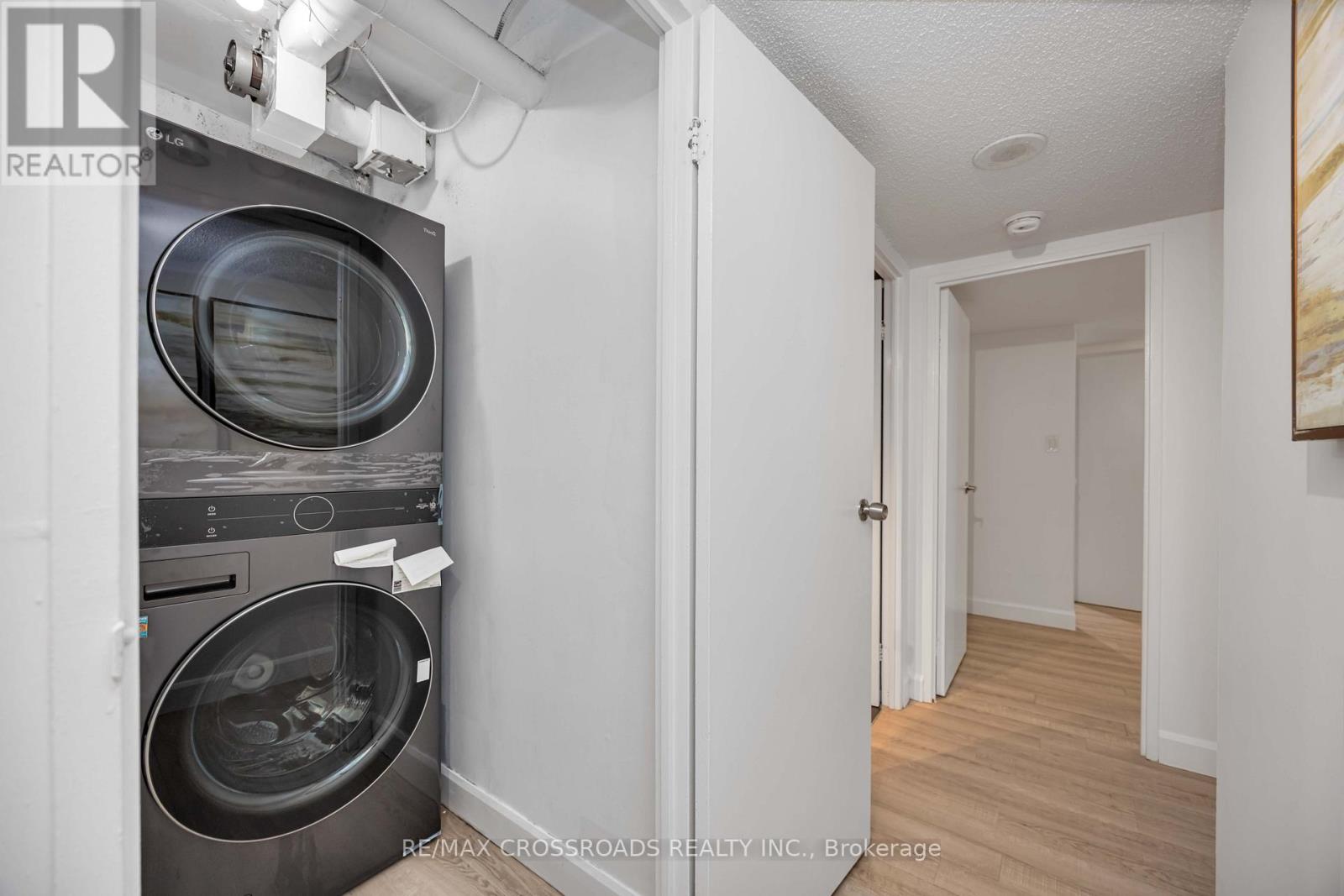 209 - 10 Markbrook Lane Property Photo 26