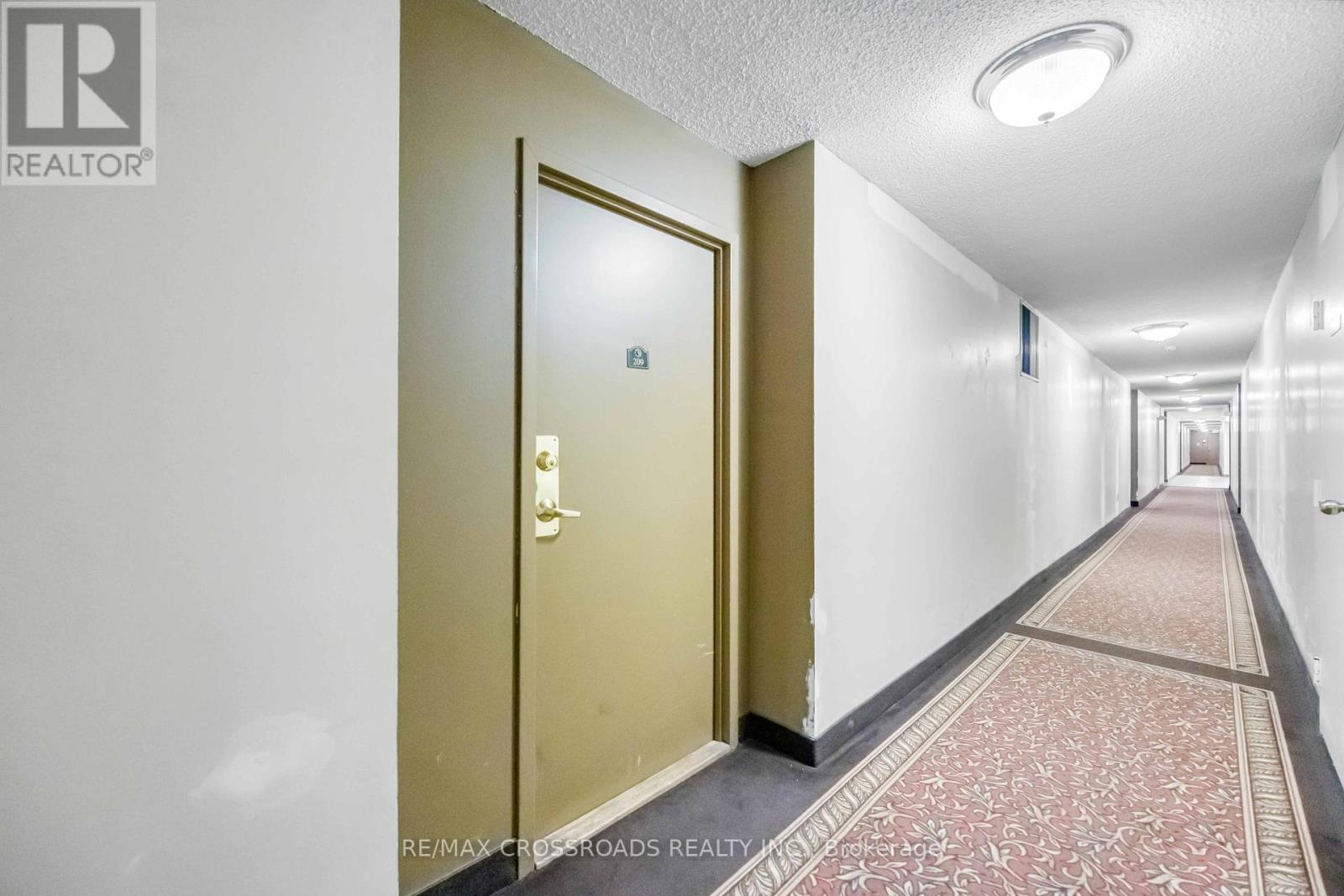 209 - 10 Markbrook Lane Property Photo 34