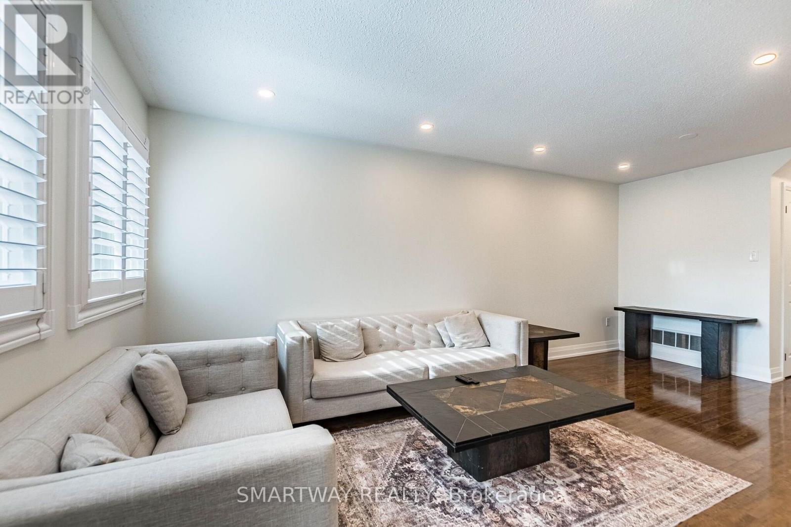 94 Goldenlight Circle Property Photo 12