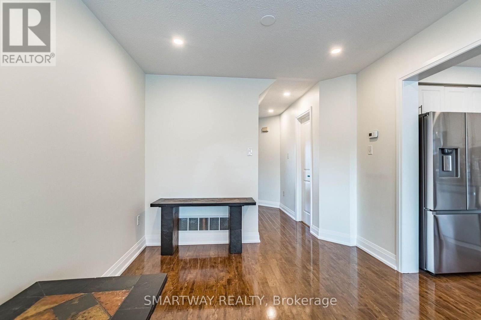 94 Goldenlight Circle Property Photo 15