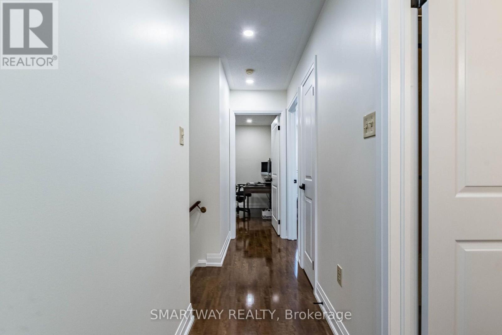 94 Goldenlight Circle Property Photo 24
